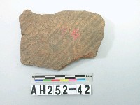 藏品(紅色夾砂帶紋陶片)的圖片